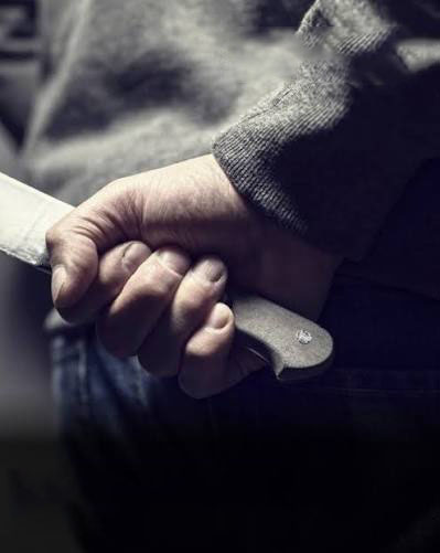 Tragédie familiale : une femme tue son conjoint à coup de couteau