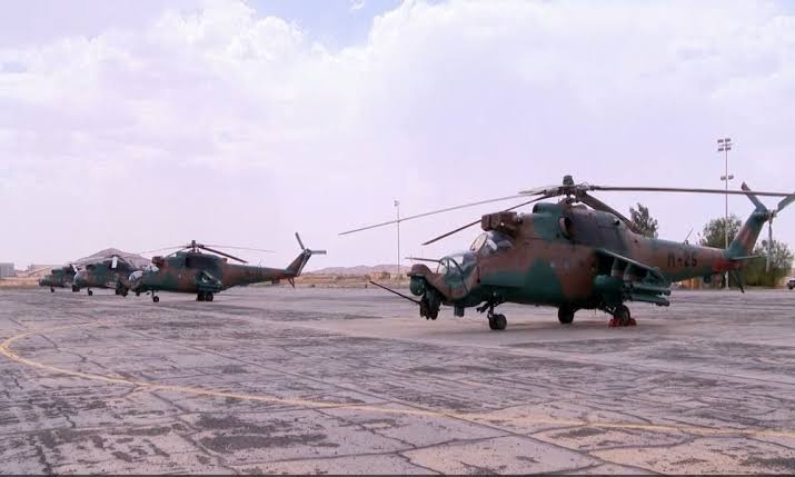 Coopération militaire : l'Algérie livre quatre hélicoptères à l'armée du Niger